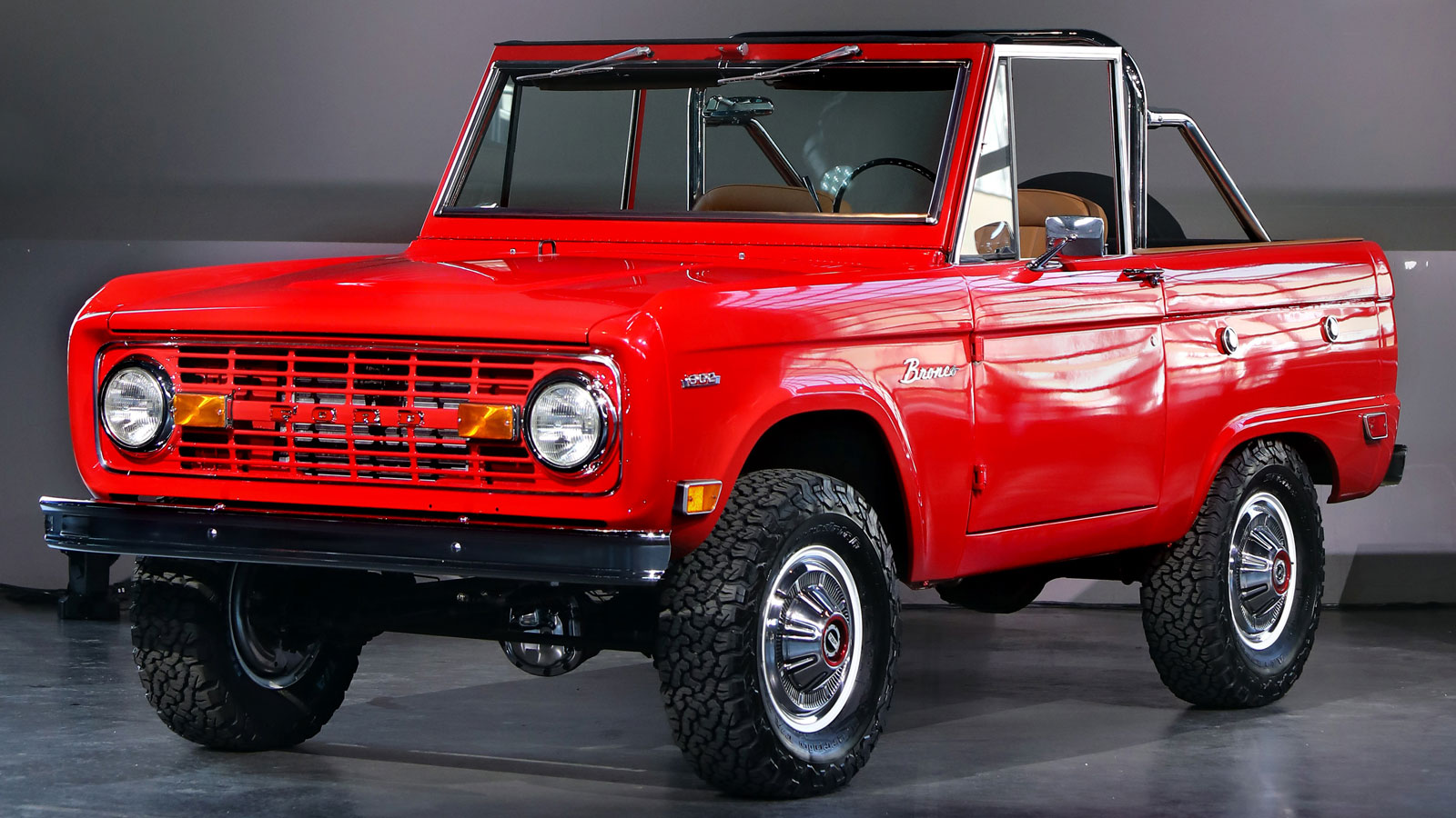 A photo of Sydney Sweeney's finished Ford Bronco. 