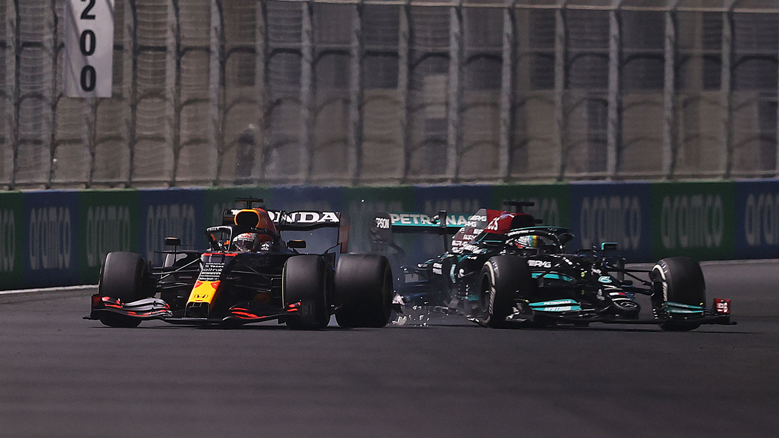 Max Verstappen and Lewis Hamilton crashed in Saudi Arabia 