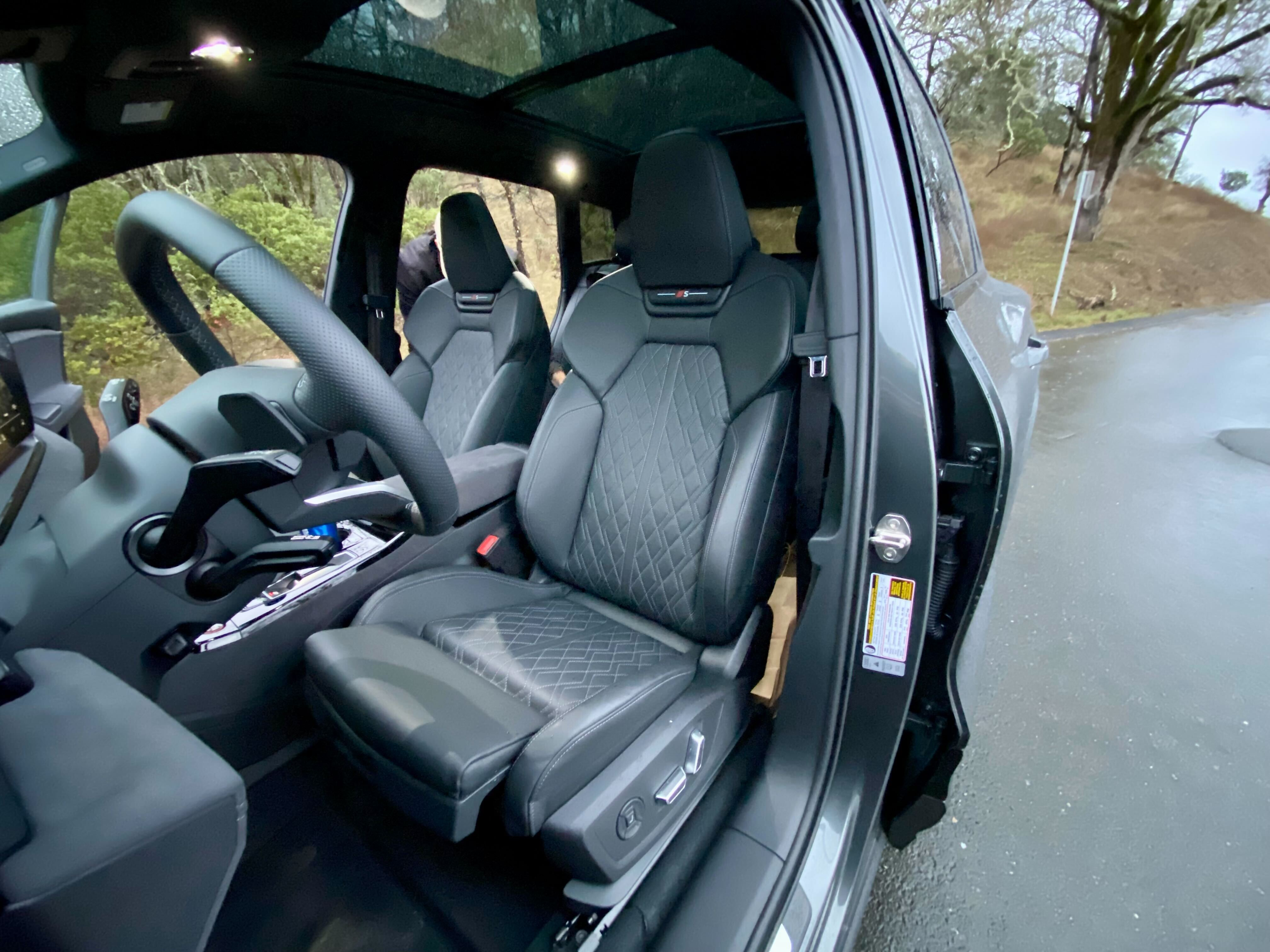 A look back at the front seats in the SQ6 