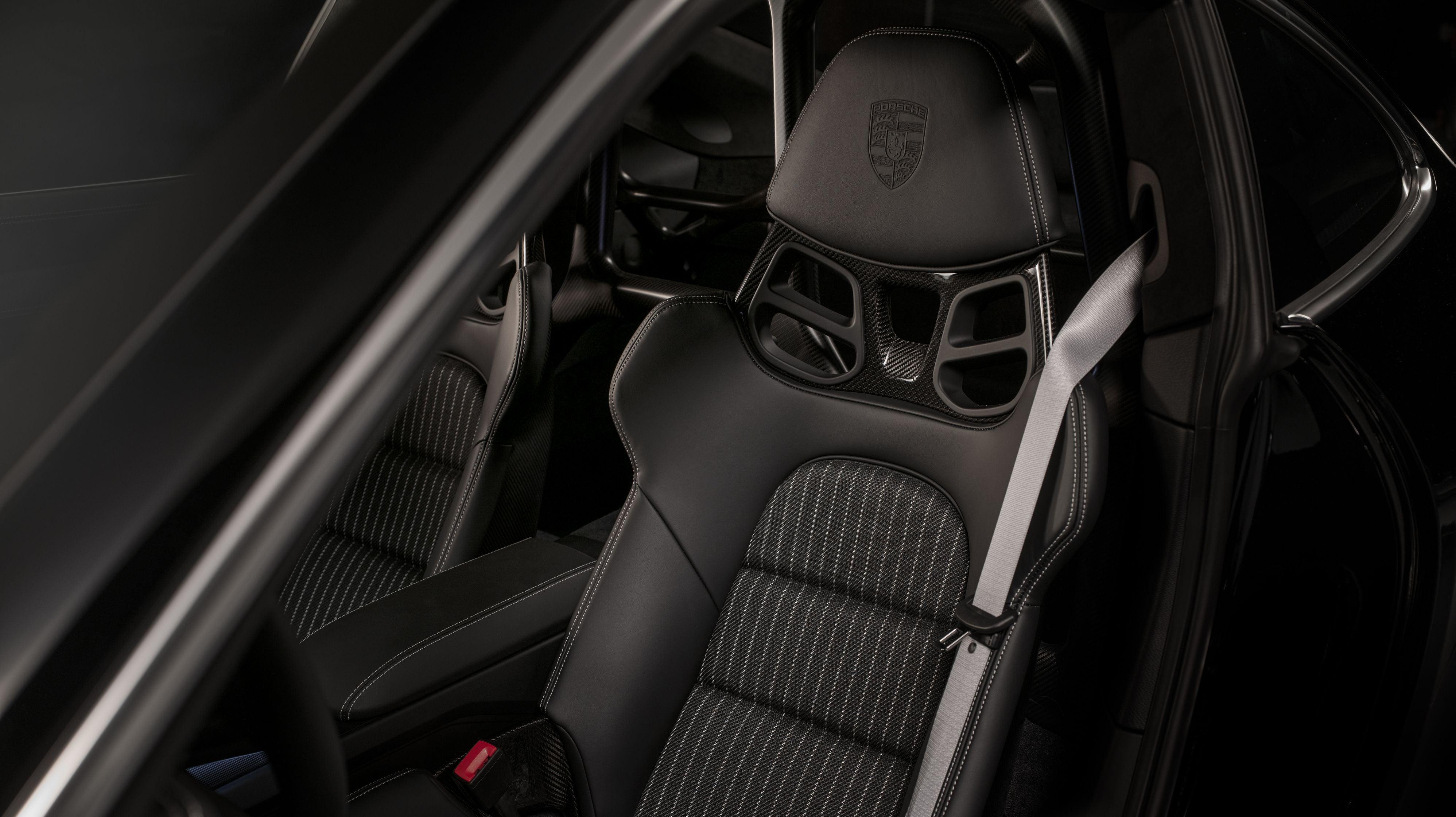 2024 Porsche 911 S/T seats