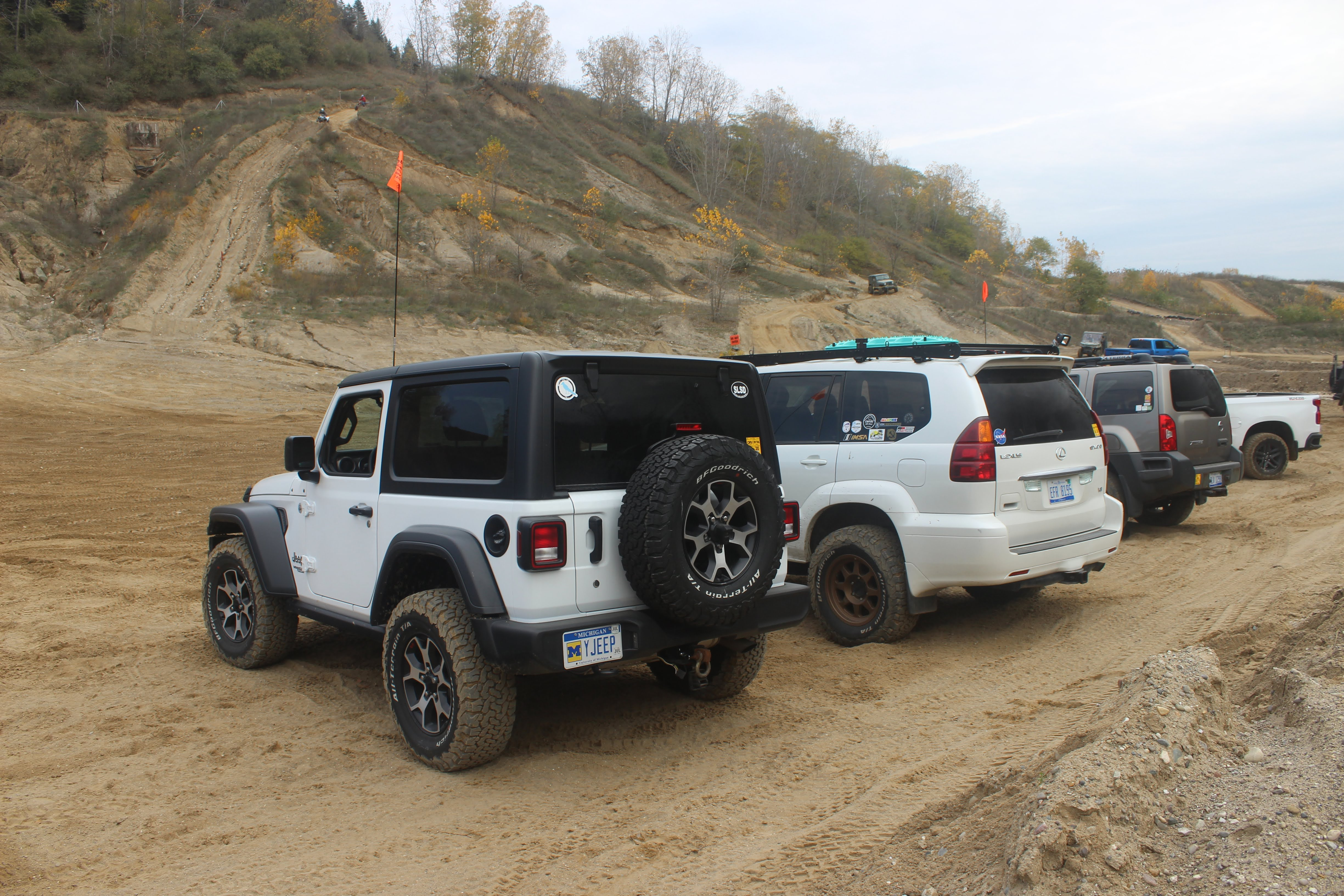 Jeep vs Lexus GX Off Road