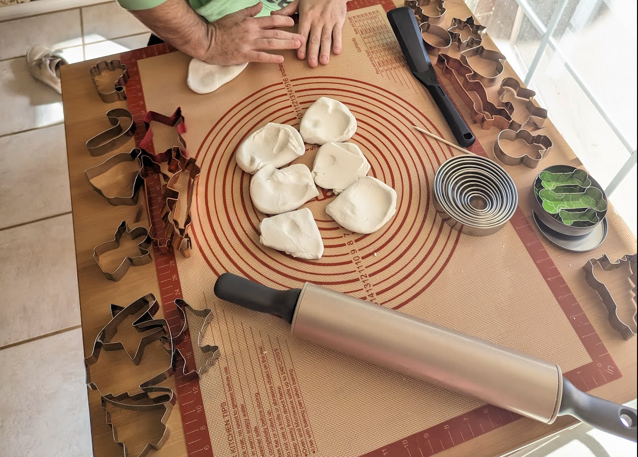 Four round slabs of white clay 