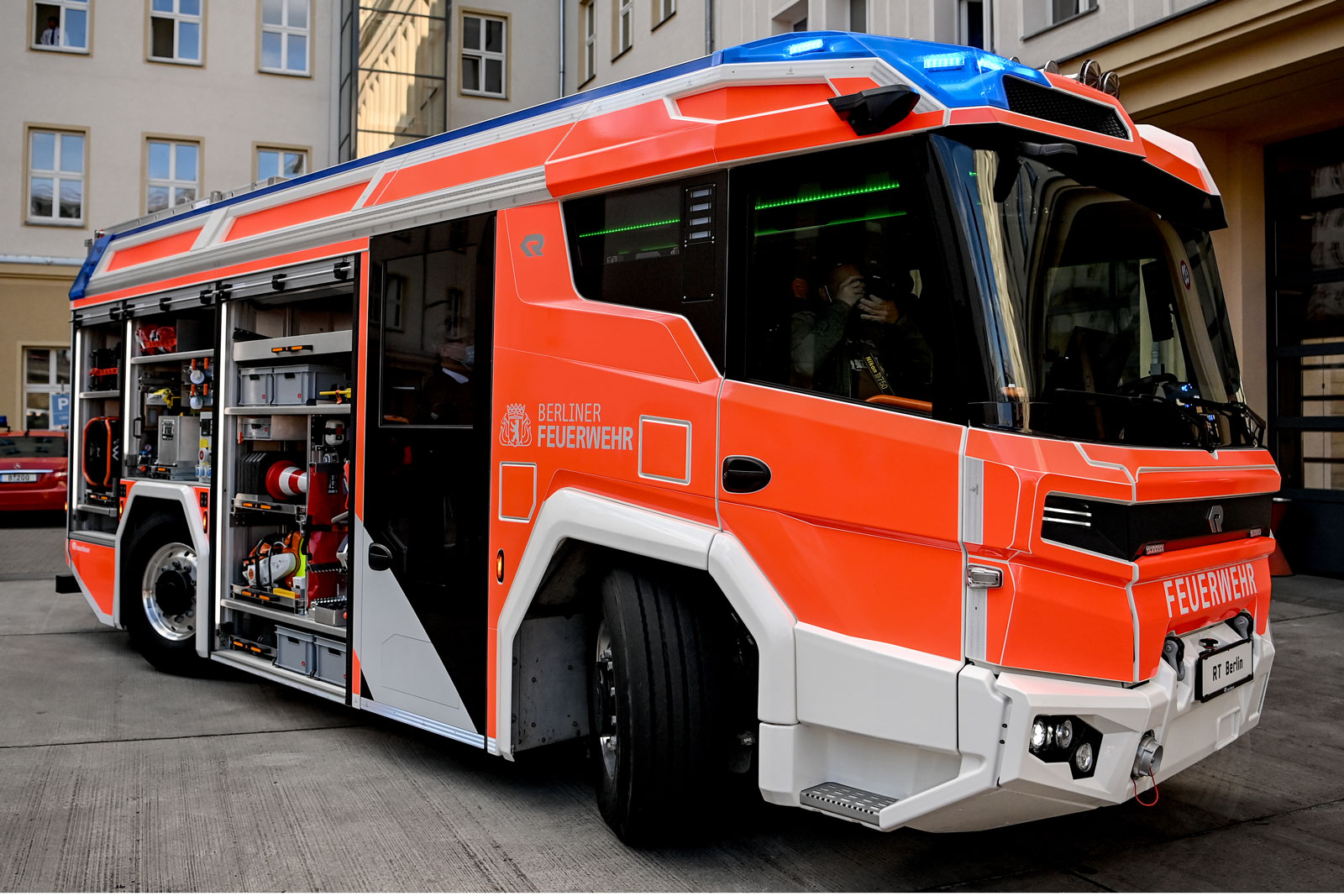 A photo of the Berlin Fire Department's electric truck. 